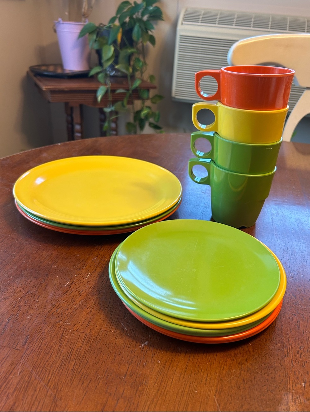 Fun & Funky Retro Camping Dishes — 15 Pieces - Picture 3 of 8